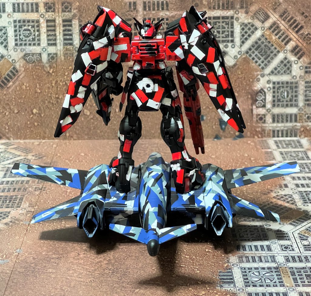 (　。＾皿＾。)ﾉ カモフラージュ柄同士で組み合わせてみました。マスキングの貼り方（後述）で模様が異なることが分かります。