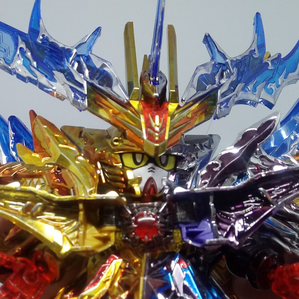 キャノンオープンモード(スペシャルモード)、内部はタミヤのX-19スモーク塗装、クロームメッキを使用。 レッドクリスタルの横のディテールを隠すため、UVレジンで埋めてからUVレッドを塗装しました。