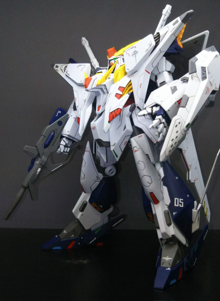 塗装は最低限のほぼ成型色仕上げです。いつものごとく装甲裏の塗りの方が圧倒的に多いですwとはいえ余りに色が少なく物足りなかったので、細かく色を追加しています。