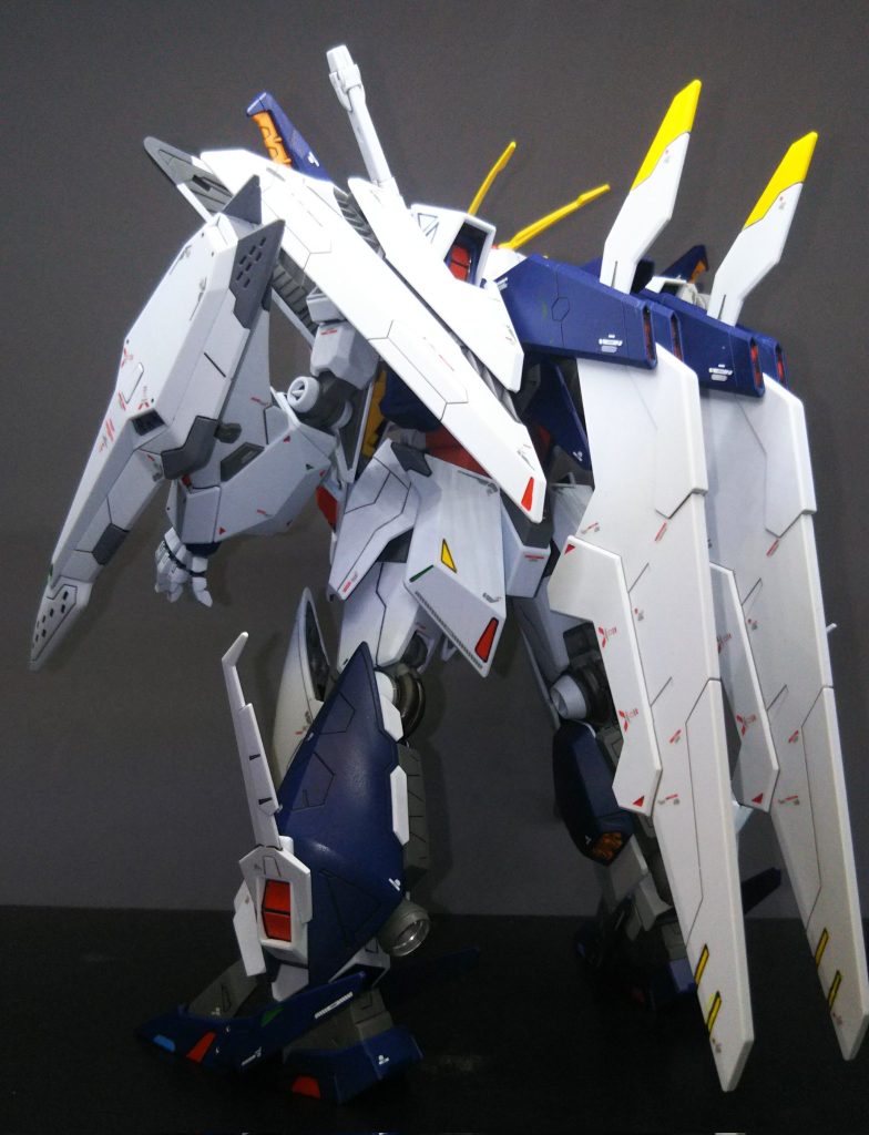 改造は全くしていません。100%キットのままです。部品構成がかなり複雑なのと、全体的のボリュームが好みなので、弄るつもりも無かったですね。