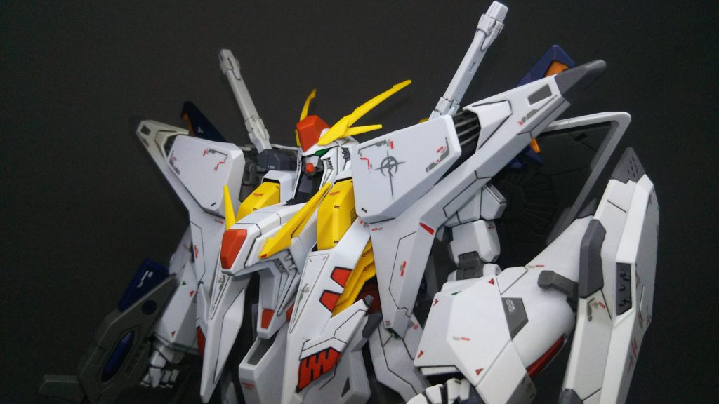 念願のマフティーマークですが…少しうるさくなりすぎたかな?と反省。シールドかフロントアーマーでも良かったかも…(^^;)