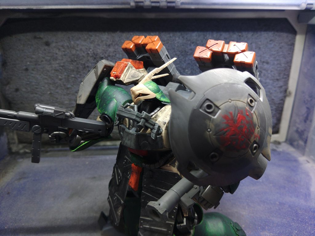 ゲームの中でも攻撃当てられないくらいの下手くそなので、ミサイルいっぱいつけて勝手に当たるようにした設定（激痛）