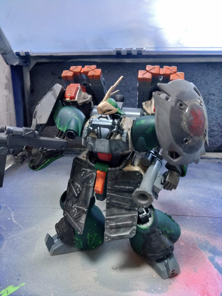 スカートが小さくてすぐ足をちぎられそうなので、また鉄板を重ねて硬くした設定（憤死）4月に30代に突入してしまう恐怖と絶望、デザインナイフで刺してしまった指の血を混ぜて完成しました。