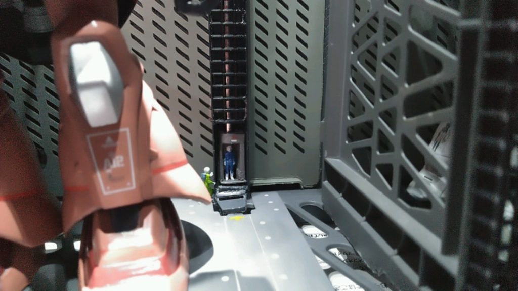 エレベーターです。これでデッキに上がります。