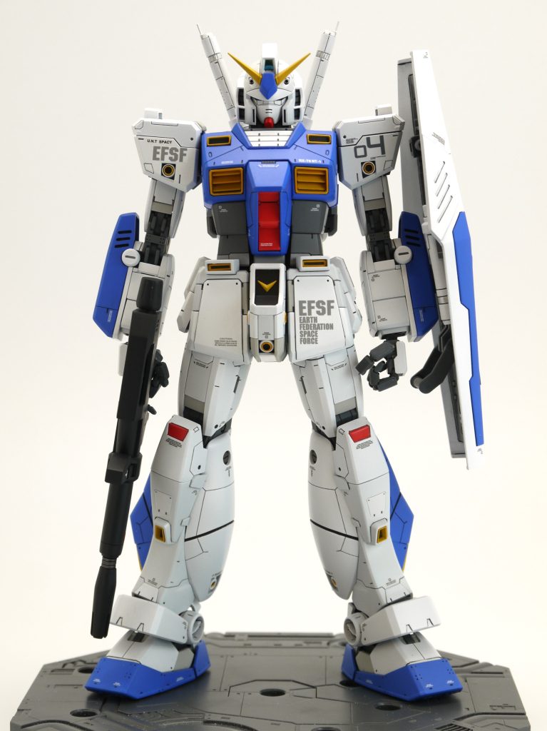 ミキシングした、と言ってもほぼVer.3.0です。初代MGを使っているのは、腕のガトリング部、ふくらはぎの内側&外側、ランドセル、チョバムアーマー、細かいダクト類くらいです。