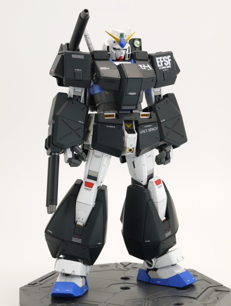 フルアーマーっぽさが欲しかったので、右腕にツインキャノン、ランドセル右にショルダーキャノン、ランドセル左にセンサーを追加しました。いずれもマグネットで脱着させることが出来ます。