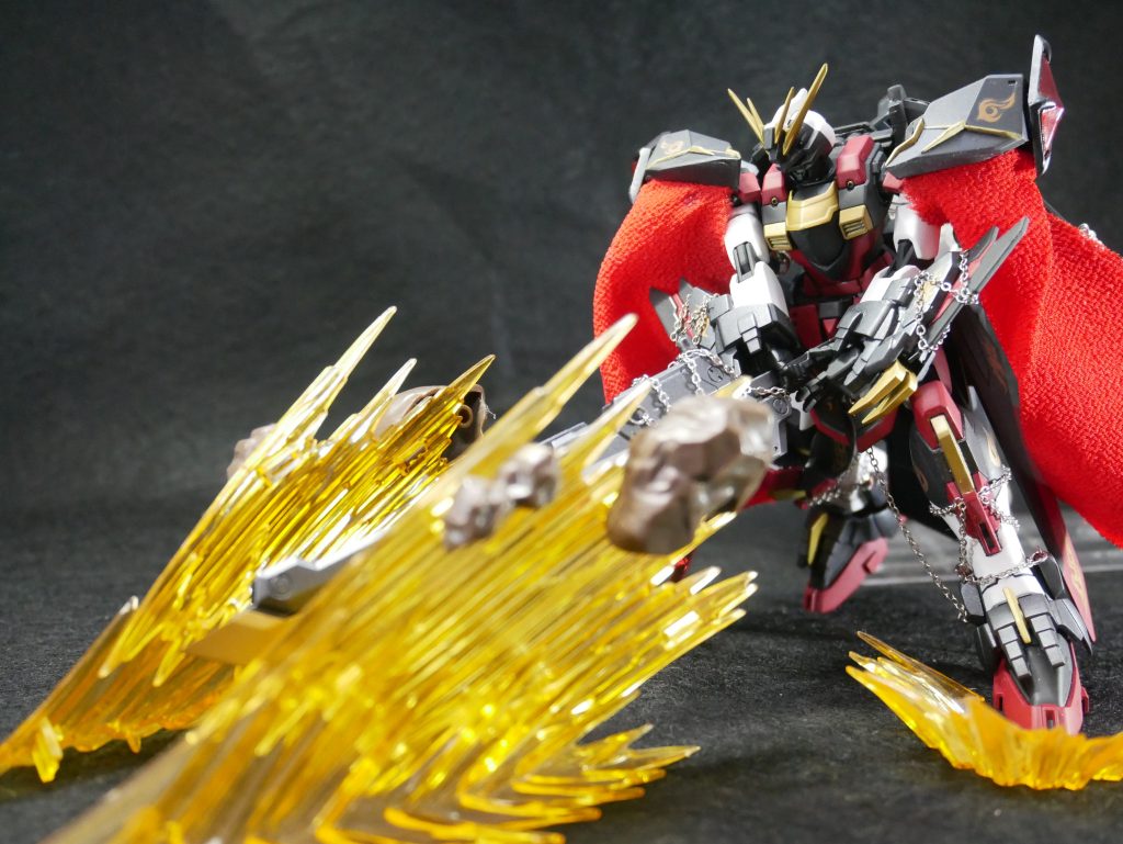 はいキタ廚二ポイント③「大剣」！これは外せませんね。その絶対振り回すの無理やろ・・・と、思わせるようなでっかい剣は廚二病患者は大好物なんです。個人的には装飾がゴテゴテ付いているやつよりもシンプルで無骨な感じのが好きです。あと「神」デカールの向き間違えてた。写真撮った時に気づいた。