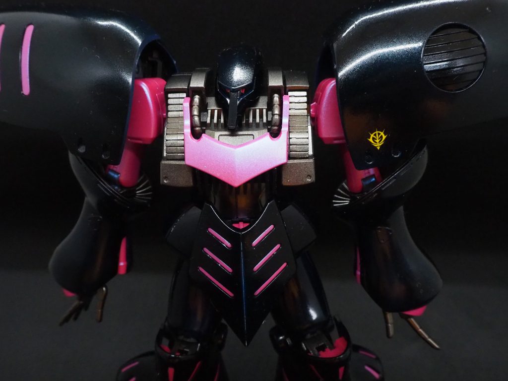 前回プルツーの赤を作ったので、今回はプルの番です。よく出来たリバイブ版なので改修・改造はしていません。