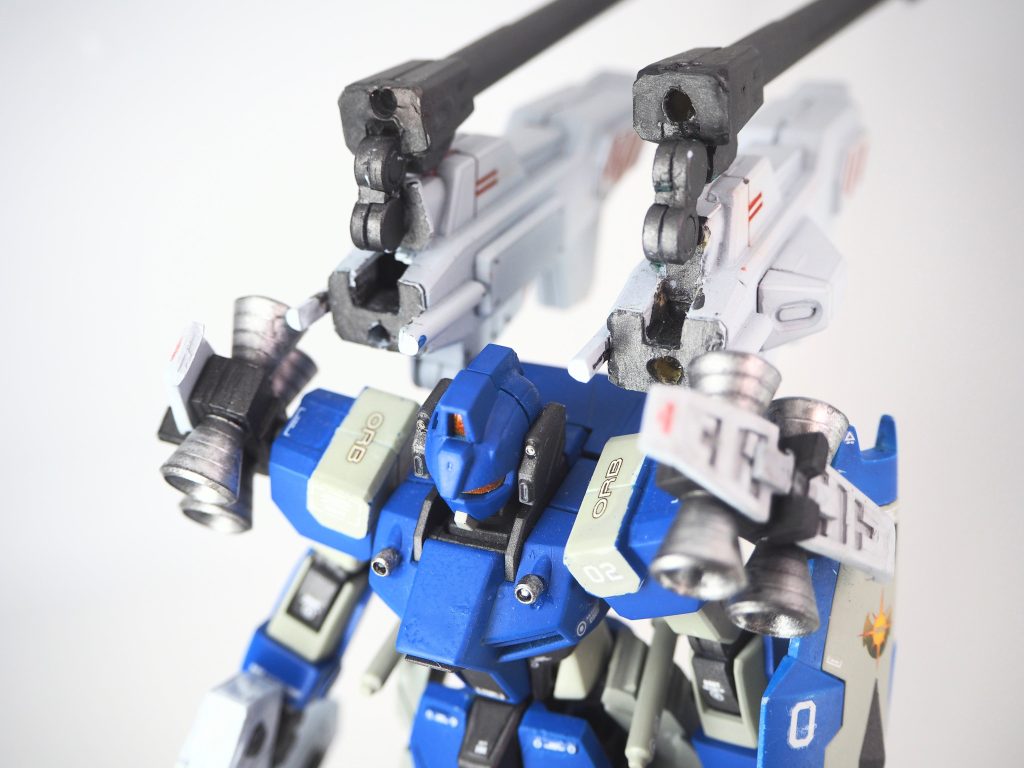 キャノン非稼働時は畳んでおけるようにしました。ディスクジョイントを使用。左右で作りがちょっと違うのは秘密です。