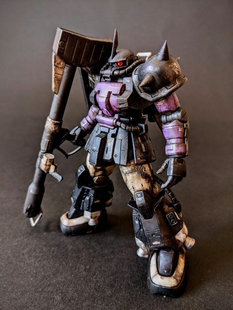 王道なミキシングで、F2ザクの上半身に06Rの脚とバックパックのみオリジン盤から拝借してます。