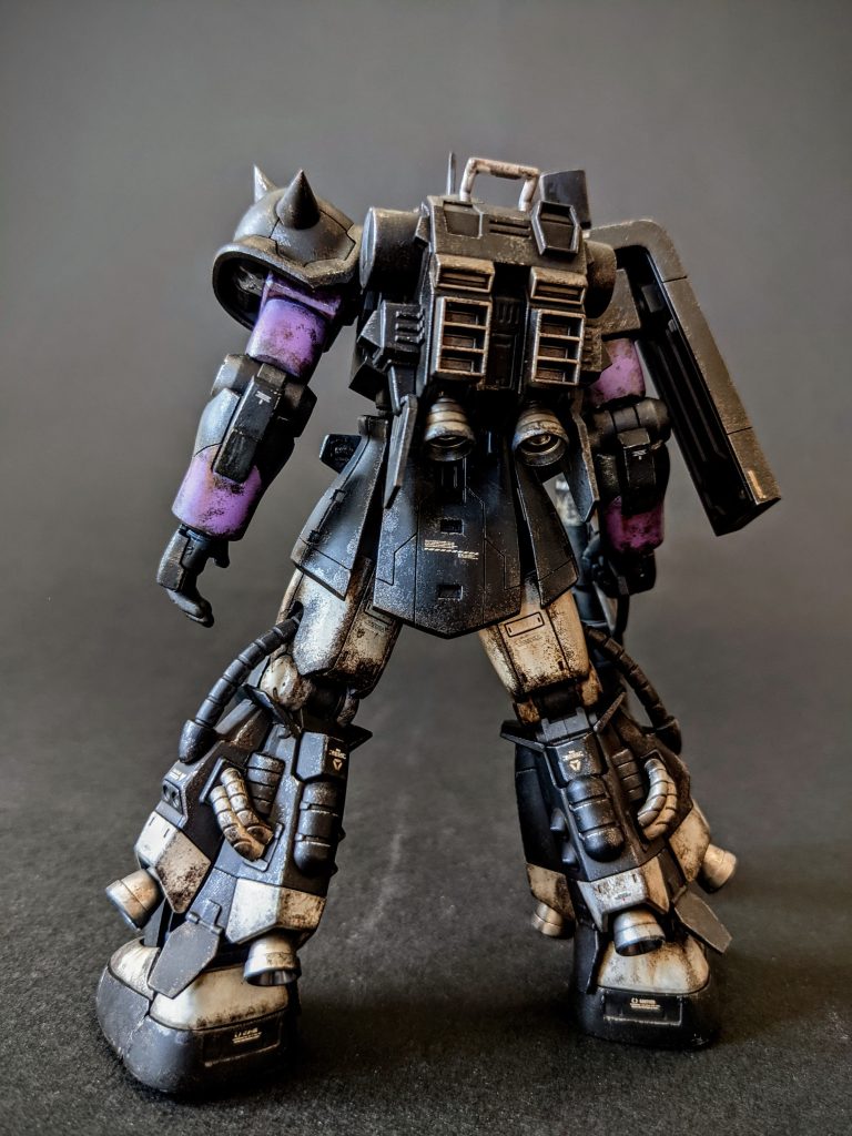 腰とバックパックを繋ぐ動力パイプを新造しようとして、途中で放棄してますね...