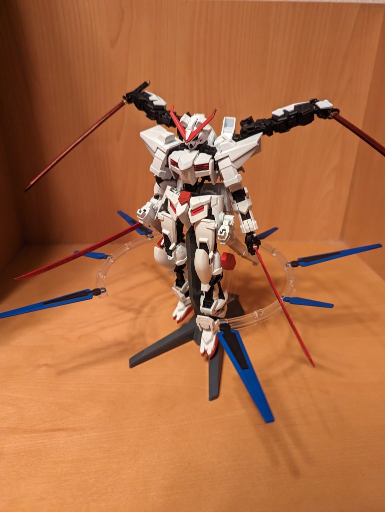 阿頼耶識リミッター解除サブアームを展開し、機動力全開で敵を一網打尽！戦場を暴れ回ります！