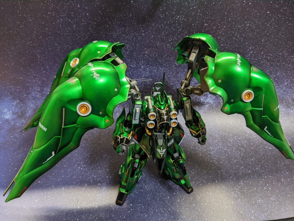 苦手なデカールワークもそつなく出来たけど、バインダー4枚というのが全ての工程においてドギツカッタ。