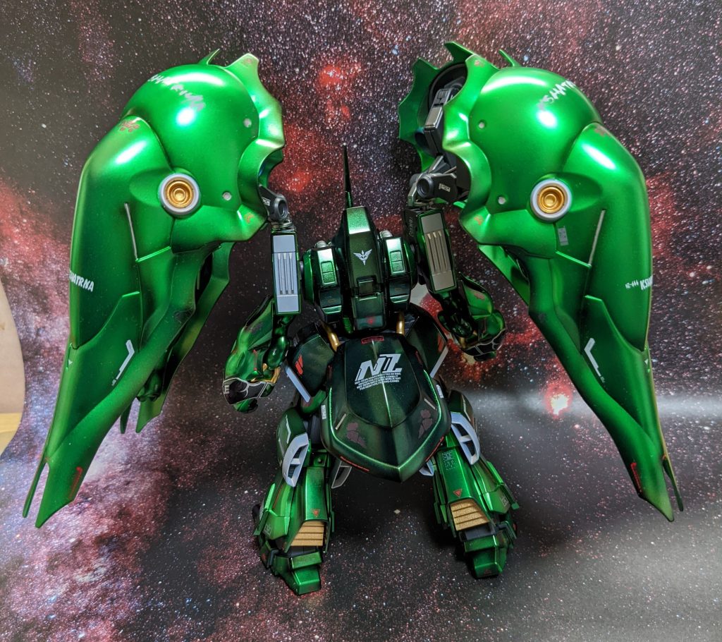 尻が堪らぬ出来。濃いグリーンのシャドーはかなり濃く入れたけど大正解!