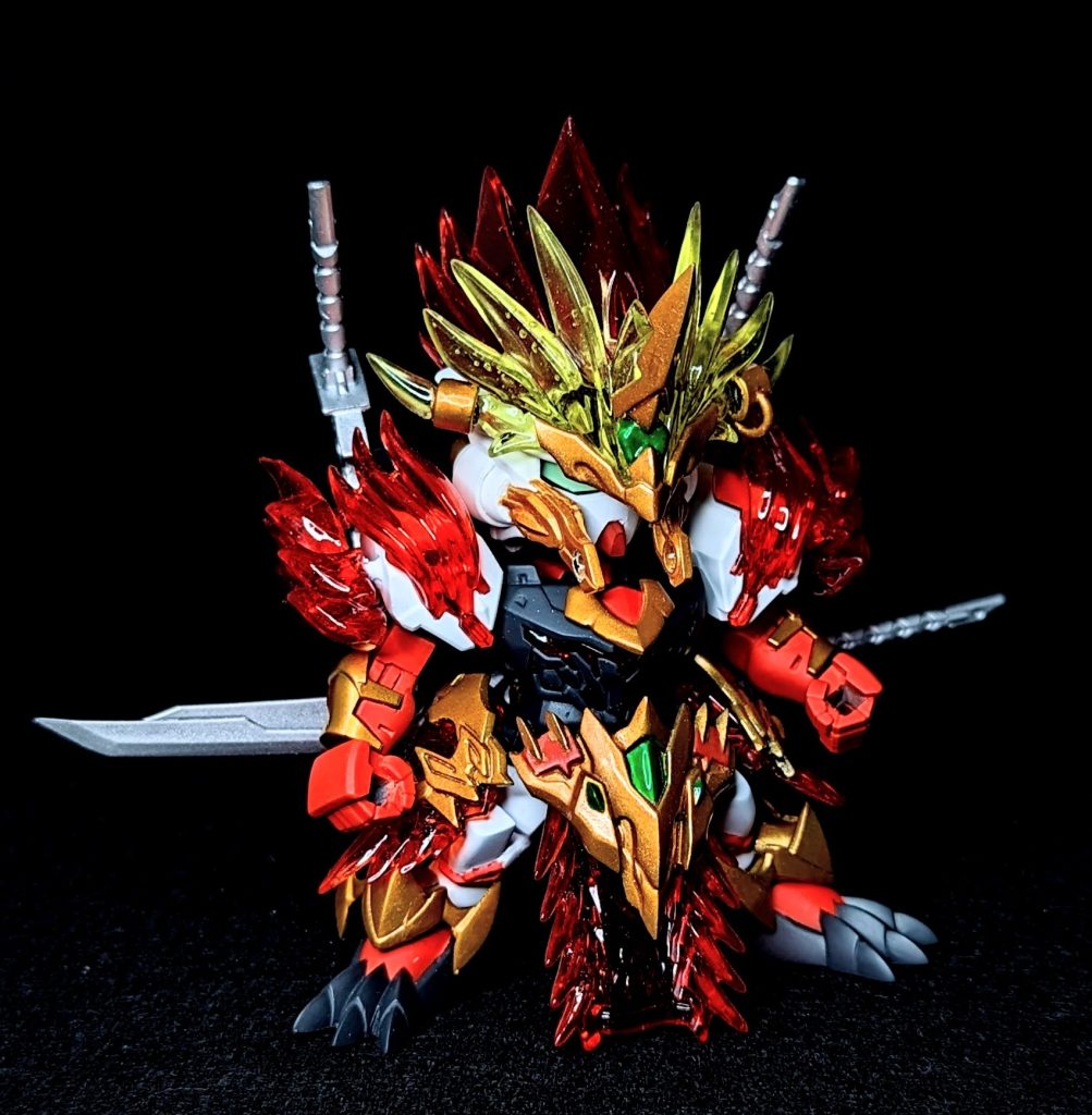 変更点は首の接続方法の変更、胴体の幅増し、股関節接続変更、サイドアーマーの接続変更、アンクルアーマーの接続変更、武器の接続変更とそれに伴いバックパックの新造くらいですね。あとはひたすらエッジだし!!