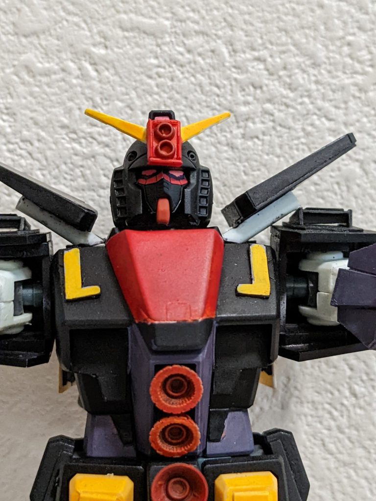 顔は流石に細かく出来なかったのでこんな感じに………。だからサイコガンダム？なんですよ。