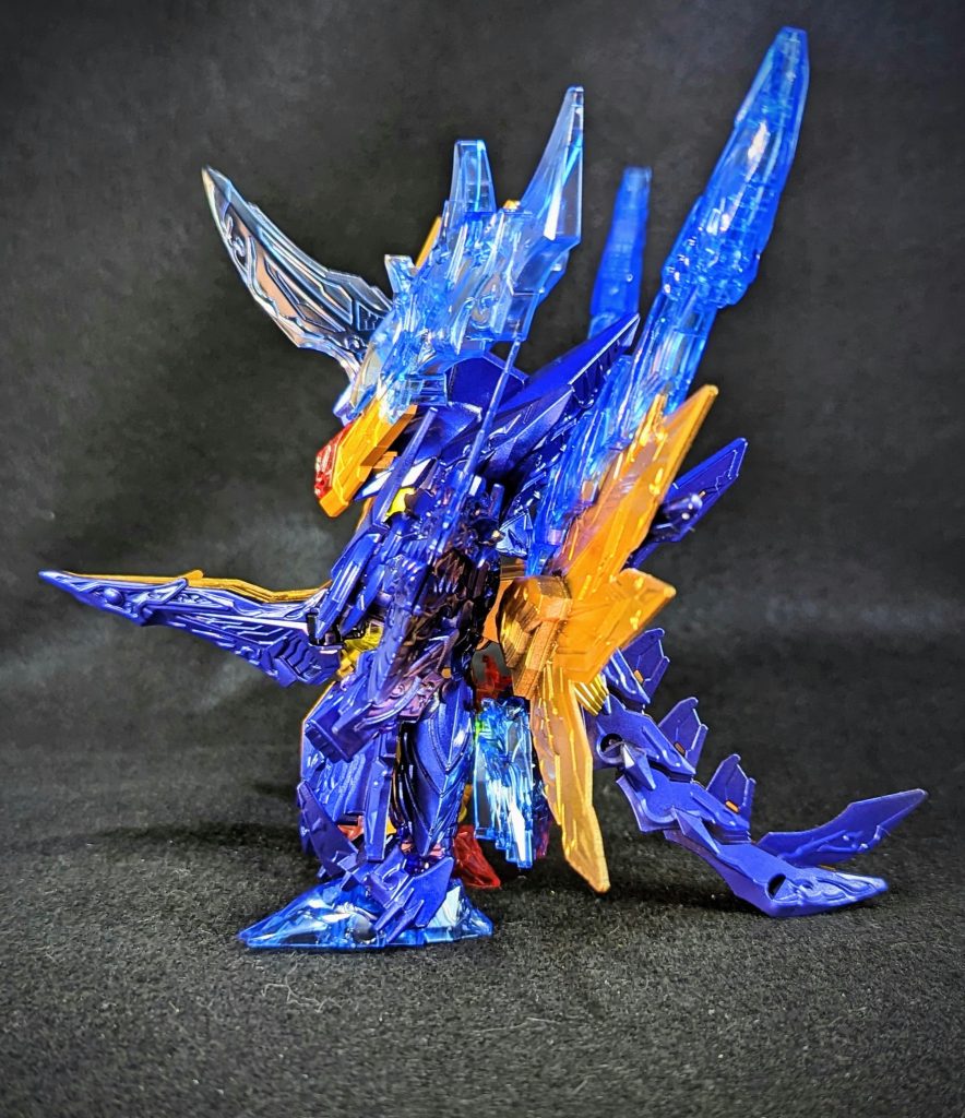 オルタナティブジャスティス インフィニットドラゴンサイドこちらはスターブライトシルバーの上にガイアノーツのクリアーブルー+純色マゼンタ(+プレミアムレッド)でのキャンディ塗装ですただ塗り終わった後に上記のジェネリック下品ゴールド形式で調色すればもう少し手軽になったのでは？と反省