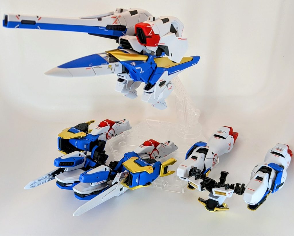 もう二度とやらないであろう変形です。アサルト・バスターそれぞれで組もうかと思ったけど、破損が怖いのでこれっきり(笑)トップコートはところどころハゲました🥲変形用にはもう一機必要だな(笑)