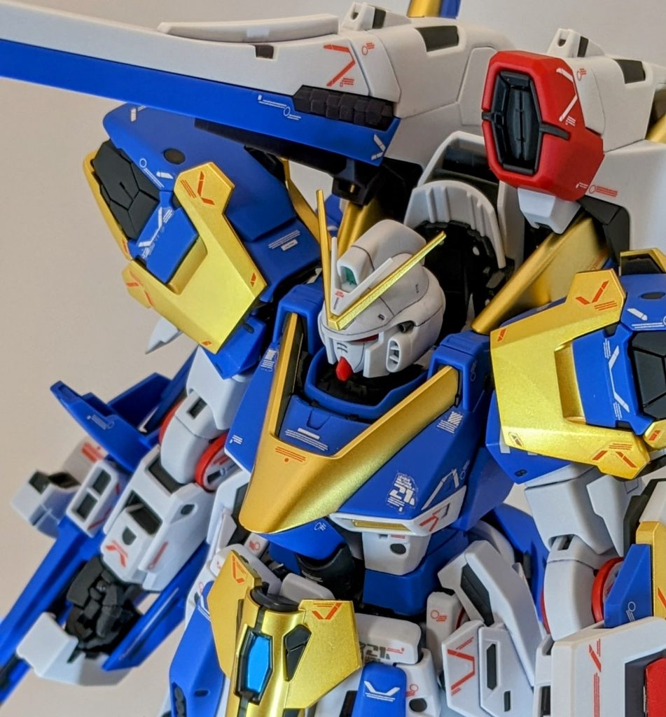 デカールを破いてしまってバンダイに注文したり、シルバリングしちゃってたり、ノリの跡が消えなかったり…デカールがらみのトラブルが多くて泣きました🥲勉強になったなあ、、