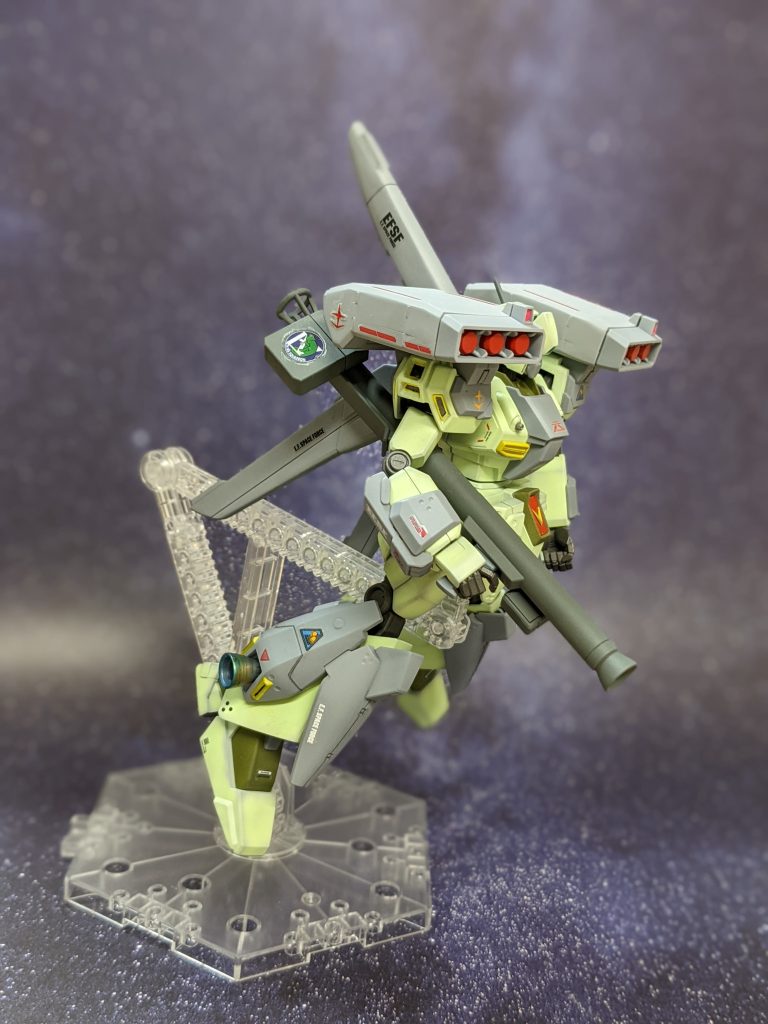 スラスターや肩部のイエローとブラックの部分は、まだまだ向上の余地ありだねぇ