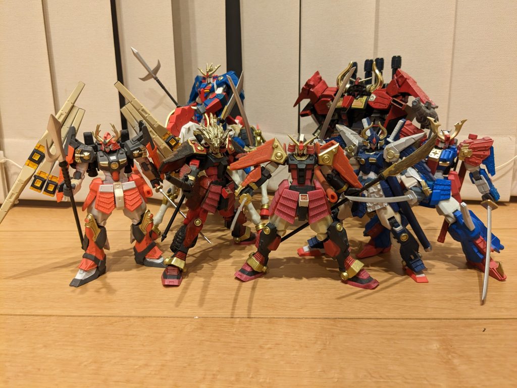 昔ゲーセンにあった騎馬武者シリーズと並べるとサイズ感バッチリです!騎馬武者も、頑駄無、摩亜屈、精太、駄舞留精太はそのまま、仁宇は別フィギュアからファンネル移植、農丸は武者頑駄無の色を変えて頭にモンハンの何かの顔を着けて金に塗ったものです。 懐かしさに共感していただける方が一人でもいると嬉しいです!次回もまた懐かしいものをあげていきます。ご覧いただきありがとうございました!!