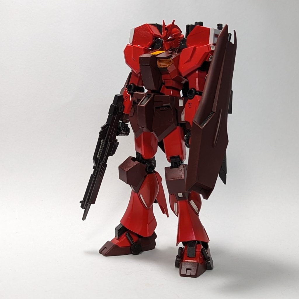 肩、膝、マスク、胸、足の甲はプラ板で作り