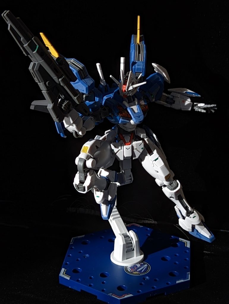 従来のエアリアルよりマッシブな印象。