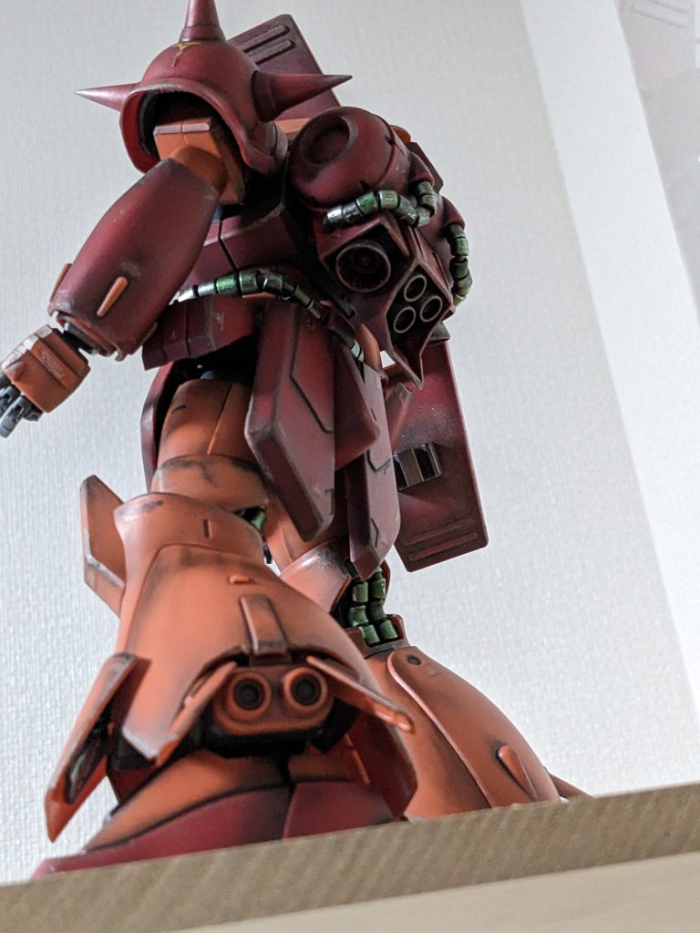 目立たない背中にも動力パイプあって作るの面倒くてかっけえ！