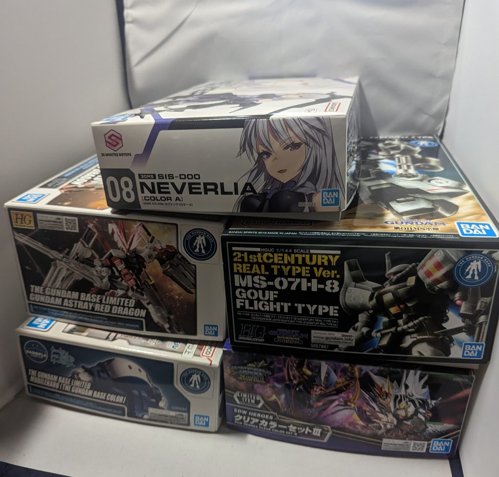 作品名：<p>お台場のガンダムベースに行ってまいりました！ ベース限定キット中心に色々ゲット、ついでに何故か売ってた30MSのネヴァリアも買ってしまった、楽しかったけどついつい衝動買いしたくなっちゃうのは困りもの…</p>