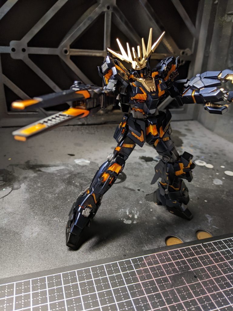 サイコフレームはサフレスでクリアーオレンジを吹いてみたものの、いまいちクリアーの加減が分からずじまいで課題が残りました😵💦