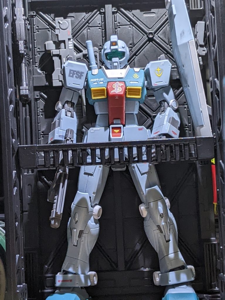 まずは格納庫写真です。ホワイトベースのあるんですが、個人的にこっちのほうが好きなので今回はこっちです。