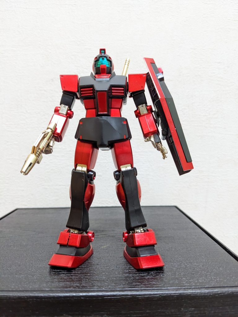 正面素立ち前回から約1ヶ月半空けてましたが、皆さんお元気でしたでしょうか❓実は他のキットを途中まで手掛けつつ、完全なうっかりミスでザクの日(3月9日)をスルーしてしまってたのに気づき💦「せめてジムの日は😅」慌ててコッチに取り掛かりました。