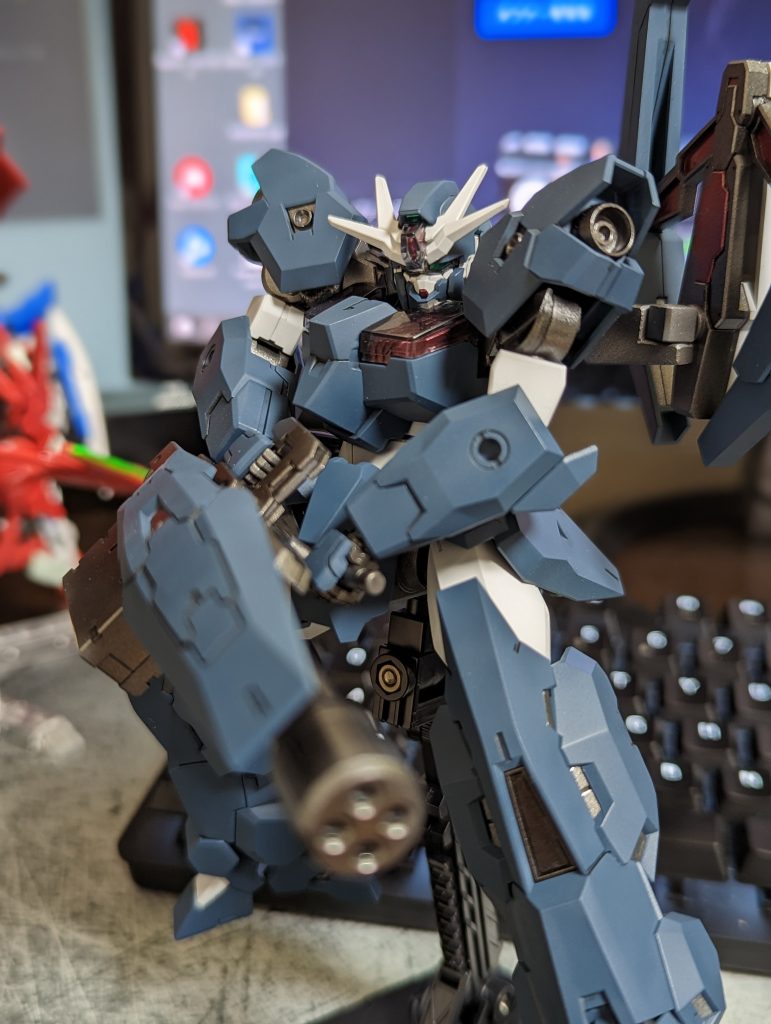 色はガイアのヘキサブルーで塗装してみました。次は黒立ち上げとかしてみたいな〜