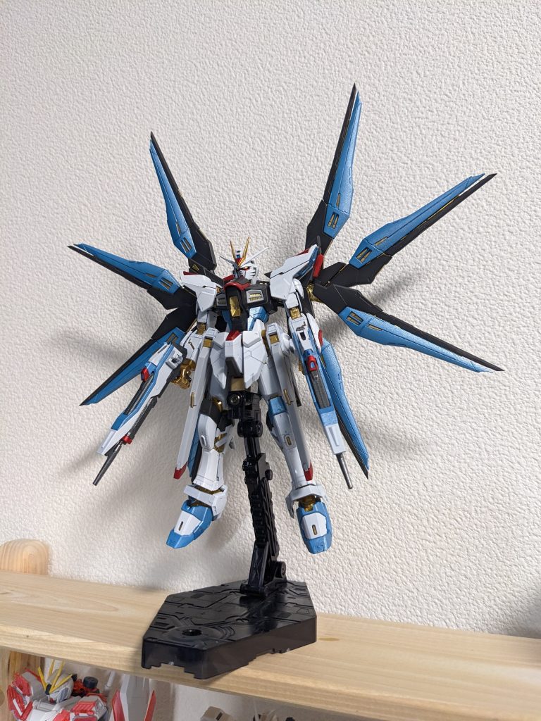 拡張セットの天空の翼も積んであるので仕事が落ち着いたら作ろうと思っています。とりあえずここで一旦完成にして置いています。天空の翼出来たらフルバーストで飾りたい。