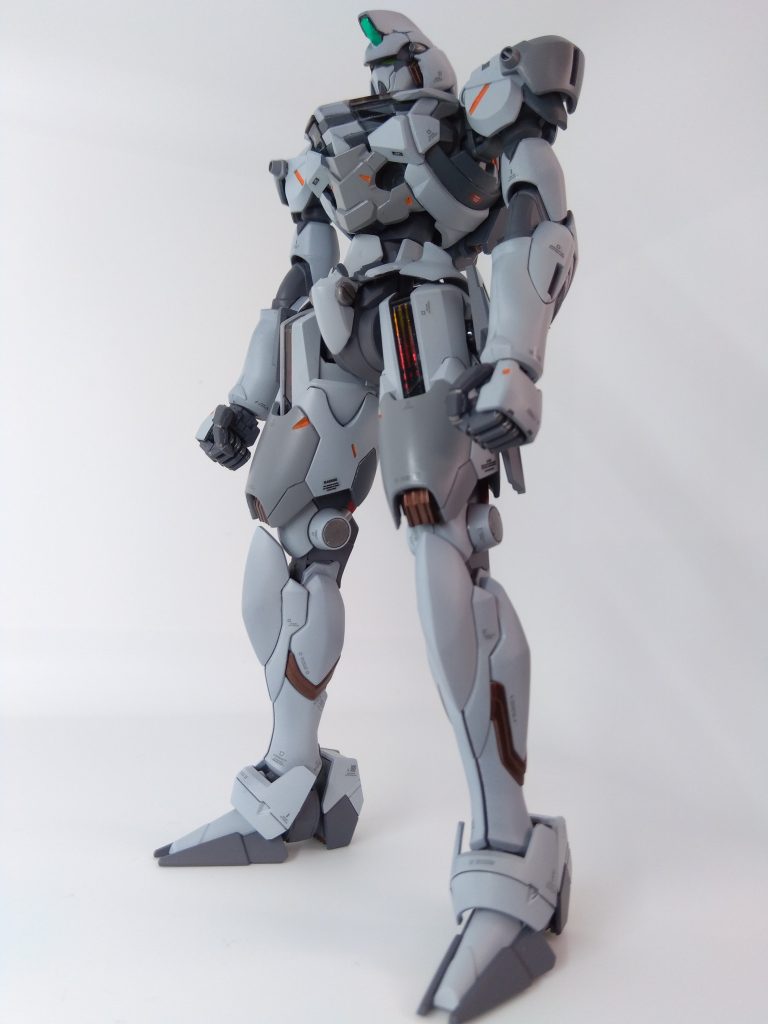 HGエアリアルの脇から肩にかけてのデザインを見たときに、これはHGレギルスの顔を付けたい!となり。