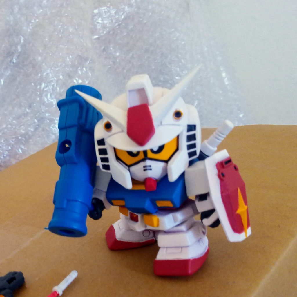 因為這個原始的模型又很好的分件 索性也把原本不能轉動的腰部加了軸心讓他能動