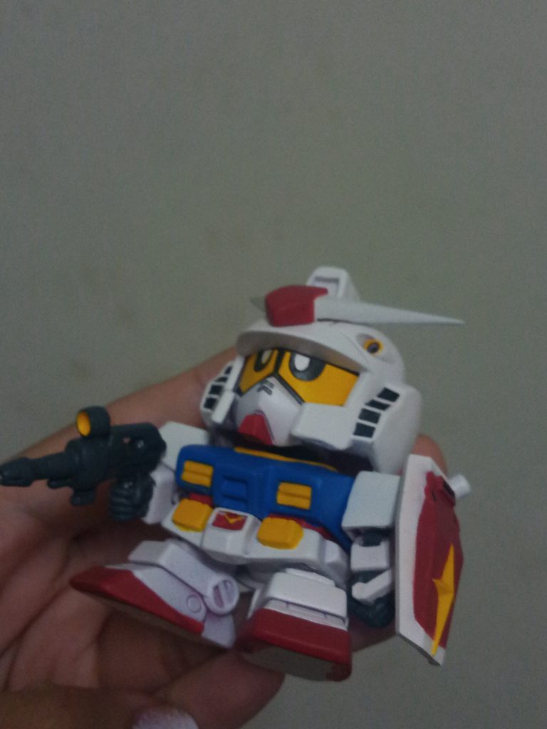 原本就很可愛的比例 跟臉型想把它保留不用替換去破壞這些