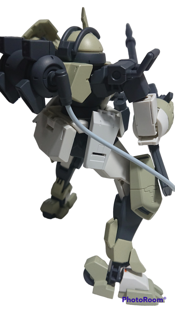 サイドスカートはユニコーンガンダム ペルフェクティビリティの余剰パーツですがサイズがピッタリだったので。