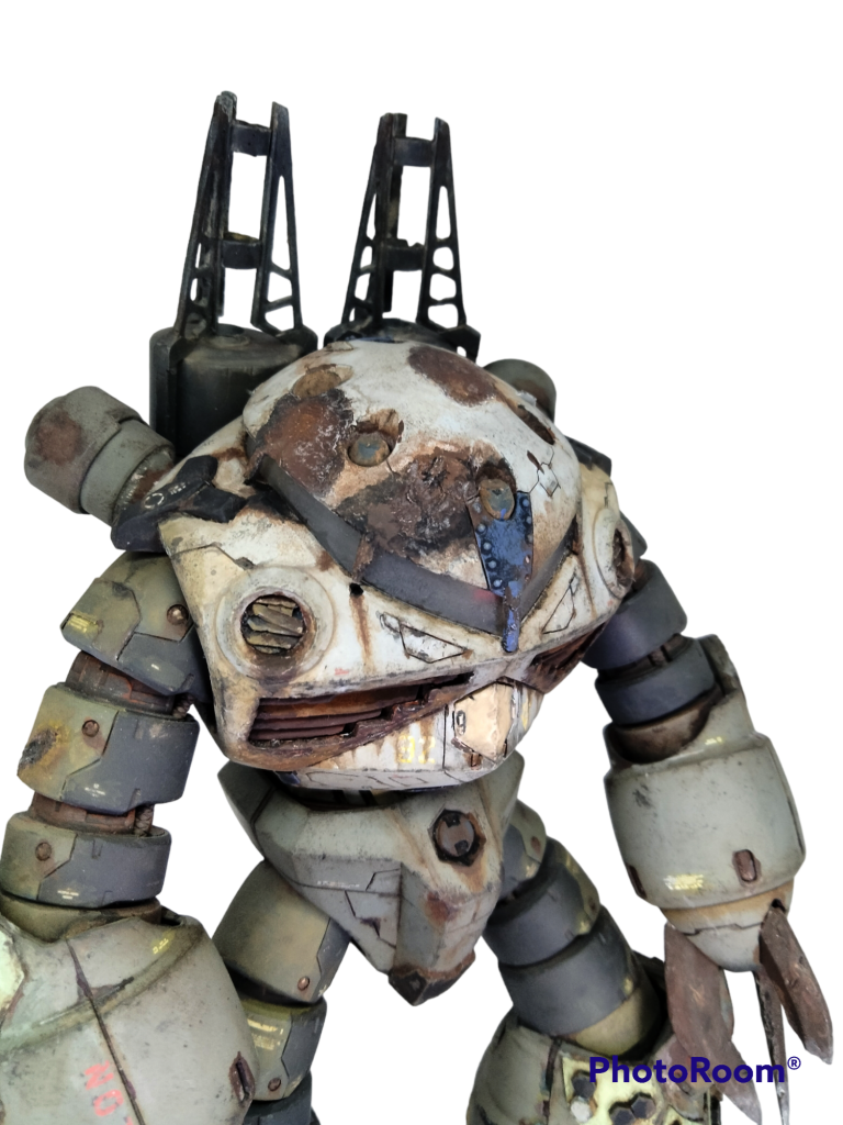 デカールの劣化　目立ち過ぎないように剥げたりかすれたりと調整。　上手くいくと最高に嬉しいですね。