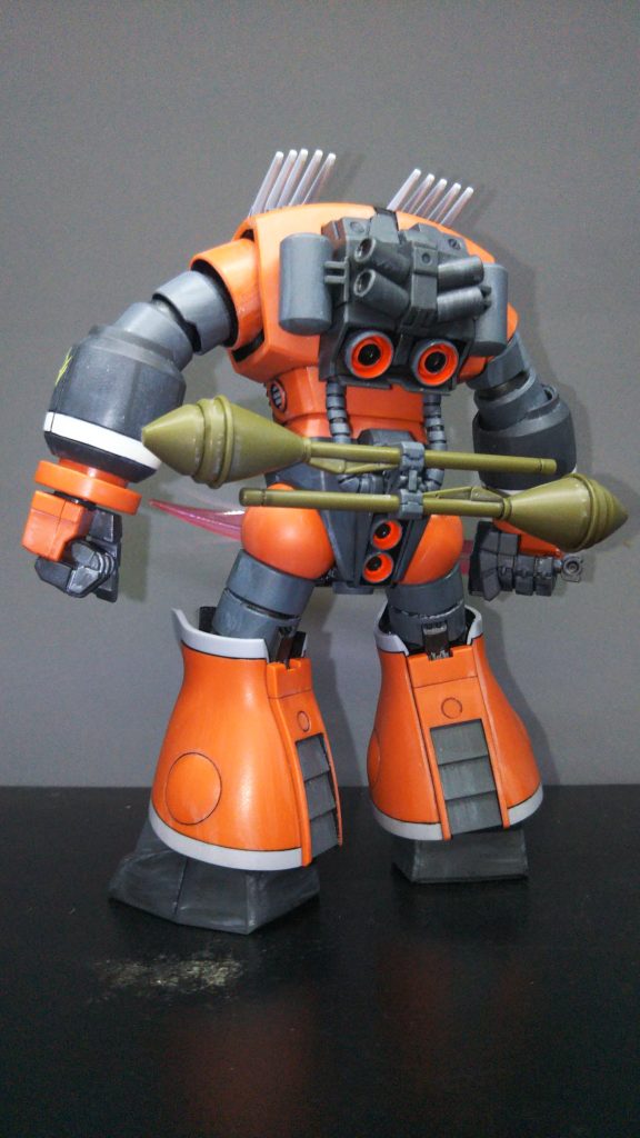 今回は見送ったが腰の動力パイプを密巻スプリングに交換すれば、腰の可動が活かせたかも知れないなぁ…