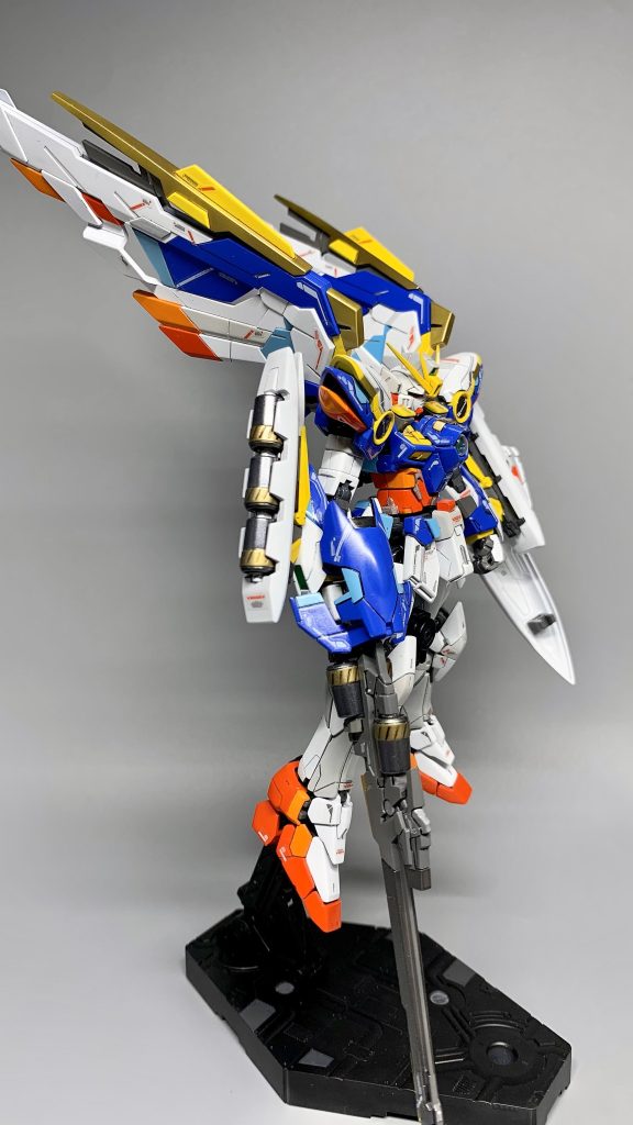 バード形態にも変形するのですが、塗装がはげるのが怖くてできません(笑