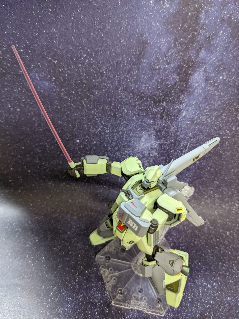 パージしてのサーベル突貫、突き刺しポージングは無理そうである。