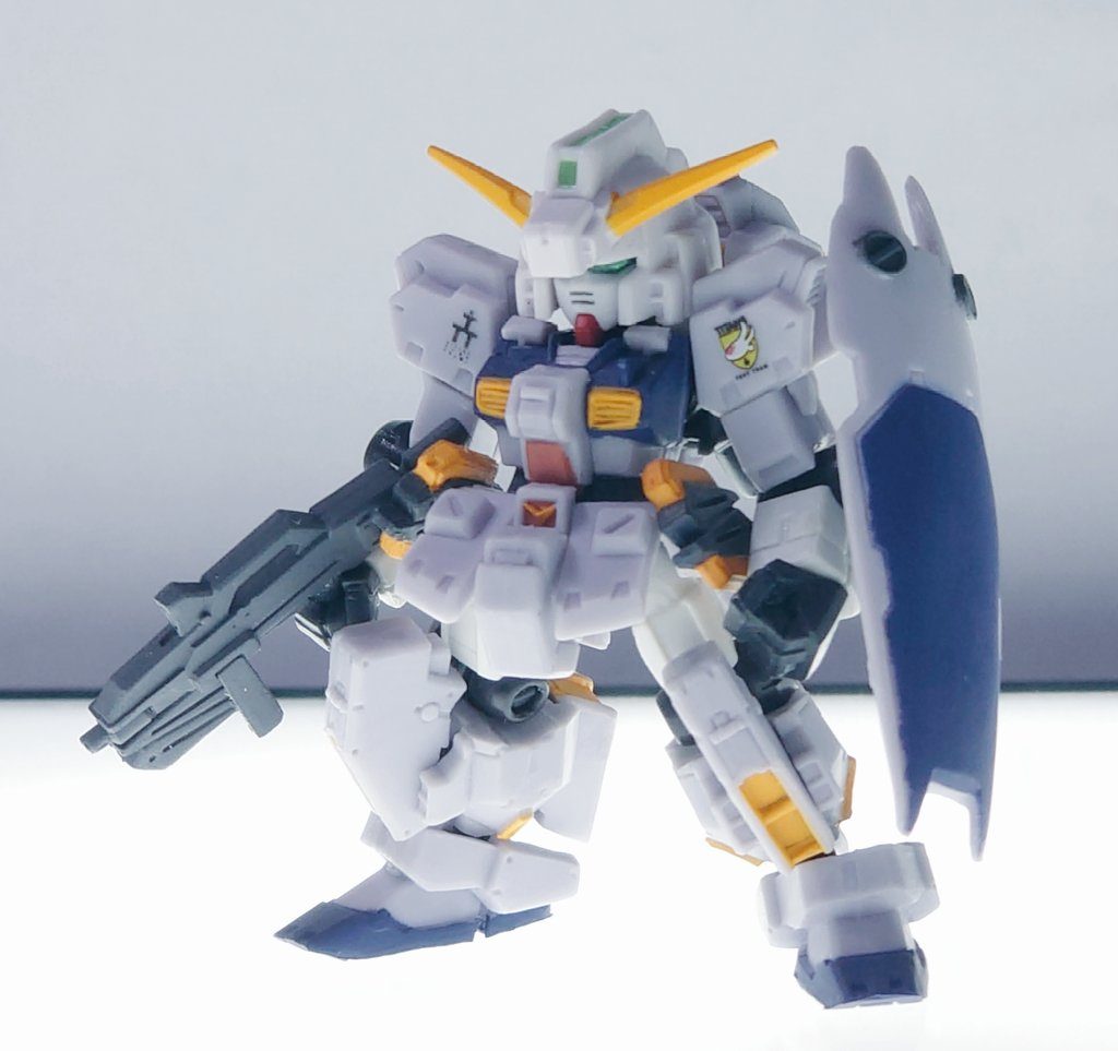 工作内容としてはどちらかというとMSセレクションをアンサンブル化した改造ですね腕はイメージに合わせて少し細長い感じにしました、二の腕はMSセレクションの太ももから加工して制作してます