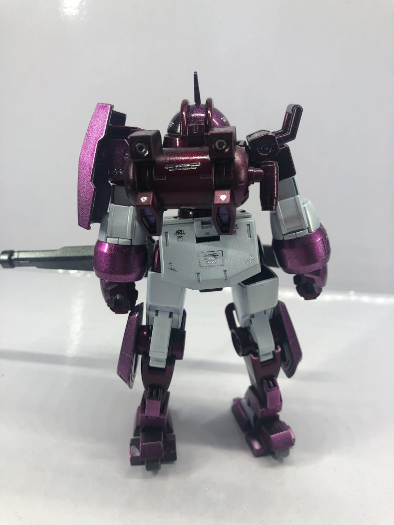 背面もシンプルですねかなり簡単に組み上げることのできるキットだと思います