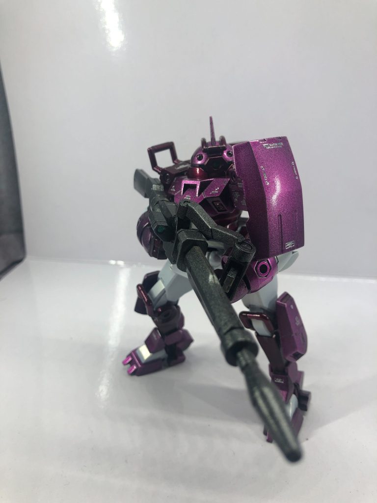 武装はライフル一丁のみですが、大きいので両手持ちさせるとかなりキマりますね