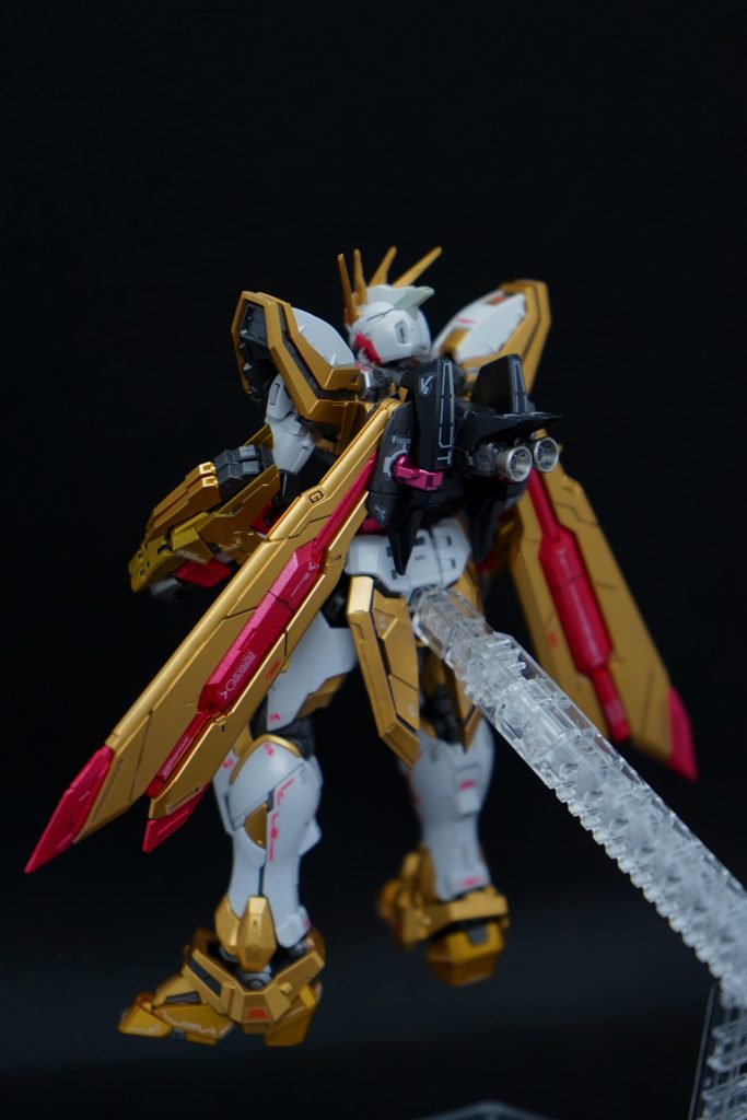 背部。コックピット周りはミスターカラーブラックを使用しています。