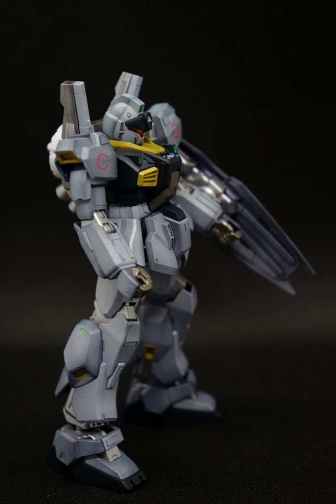 オミットその2自分の作品はどうも銀やらグレーやらのカラーが多いので、今後はそこを脱却できるよう、カラフルな作品を作りたいと思いました。