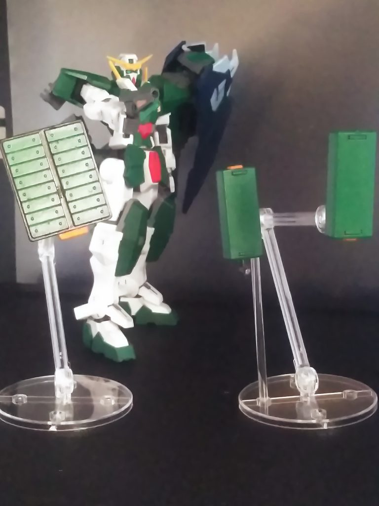 シールド・ビット展開！　GN ピストル改