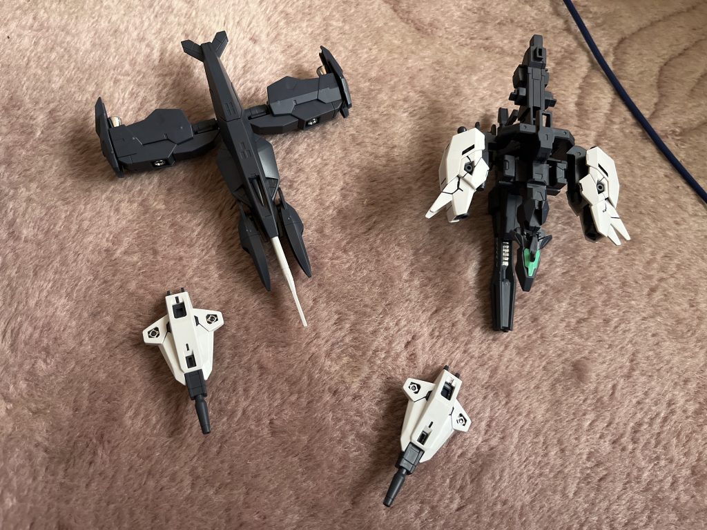 もちろんパージしたパーツにも働いて貰います。デコイと援護射撃役としてね。