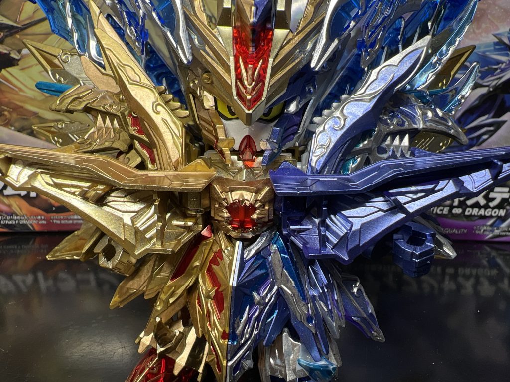 クリアーパーツは全部素のまま顔はガンマカのホワイト